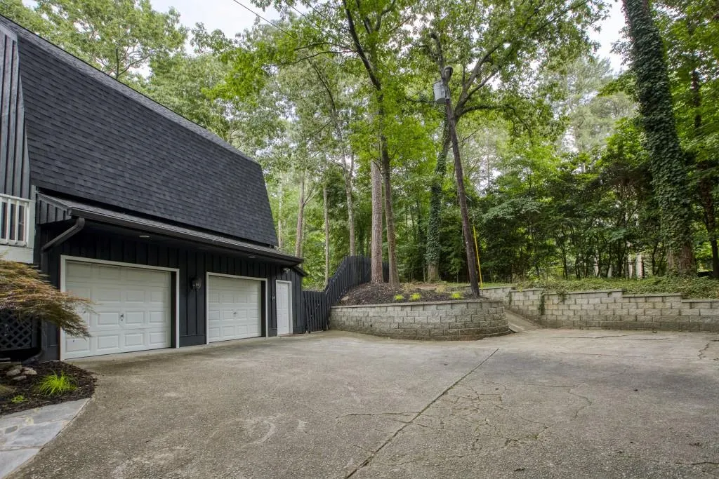 7905 Innsbruck Drive, Sandy Springs, Georgia 30350, 5 Bedrooms Bedrooms, ,3 BathroomsBathrooms,Residential,Sold,7905 Innsbruck Drive,7077688