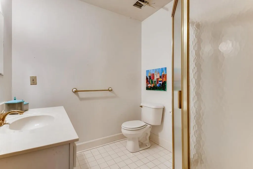 3390 Spalding Drive, Sandy Springs, Georgia 30350, 4 Bedrooms Bedrooms, ,3 BathroomsBathrooms,Residential,Sold,3390 Spalding Drive,6732358