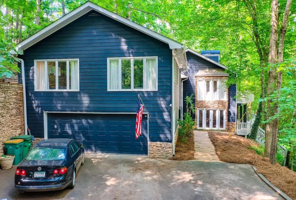 3390 Spalding Drive, Sandy Springs, Georgia 30350, 4 Bedrooms Bedrooms, ,3 BathroomsBathrooms,Residential,Sold,3390 Spalding Drive,6732358