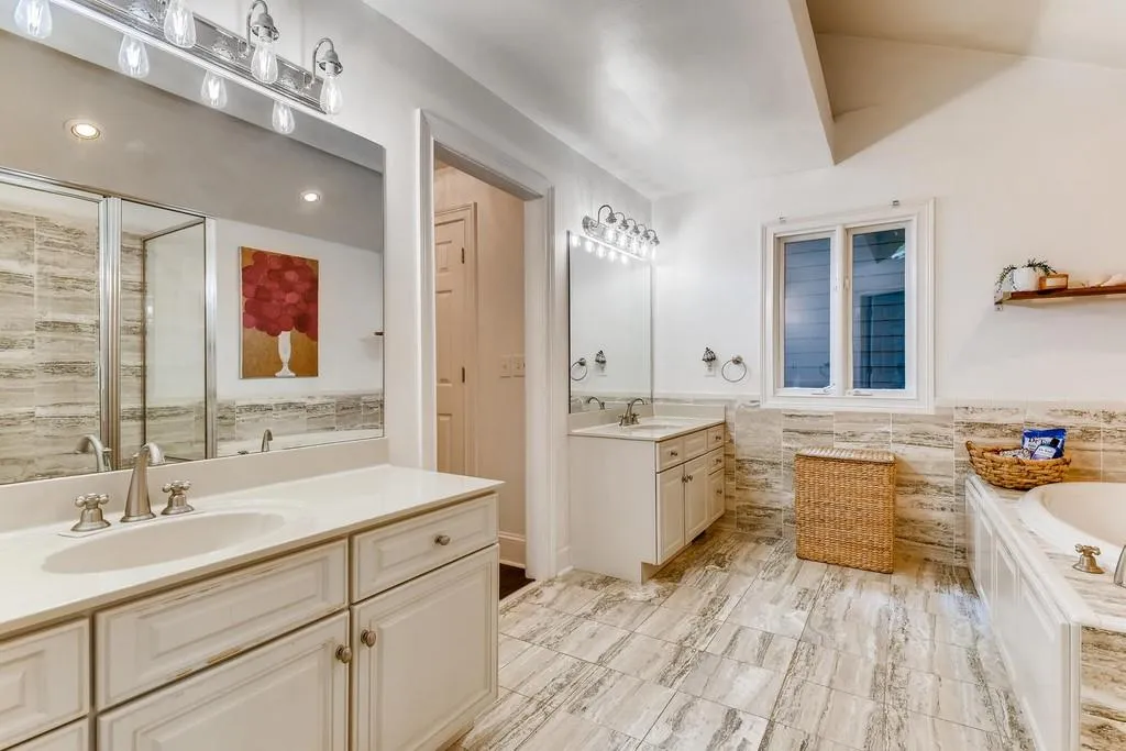 3390 Spalding Drive, Sandy Springs, Georgia 30350, 4 Bedrooms Bedrooms, ,3 BathroomsBathrooms,Residential,Sold,3390 Spalding Drive,6732358