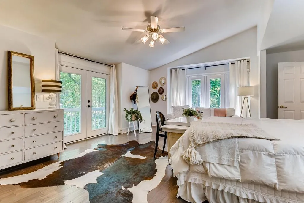 3390 Spalding Drive, Sandy Springs, Georgia 30350, 4 Bedrooms Bedrooms, ,3 BathroomsBathrooms,Residential,Sold,3390 Spalding Drive,6732358
