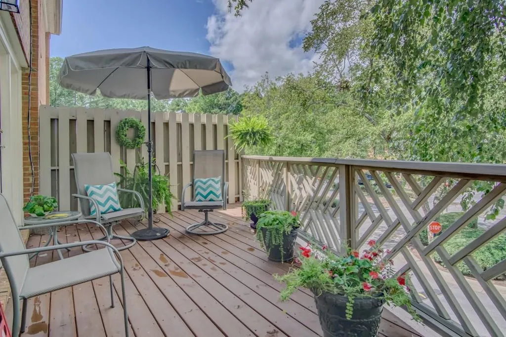 68 Mount Vernon Circle, Sandy Springs, Georgia 30338, 2 Bedrooms Bedrooms, ,2 BathroomsBathrooms,Residential,Sold,68 Mount Vernon Circle,5902692