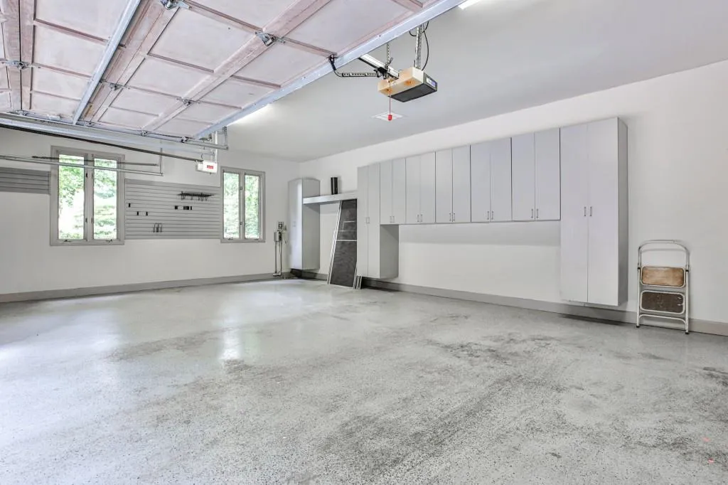 815 Jett Ferry Manor, Sandy Springs, Georgia 30350, 4 Bedrooms Bedrooms, ,3 BathroomsBathrooms,Residential,Sold,815 Jett Ferry Manor,6886249