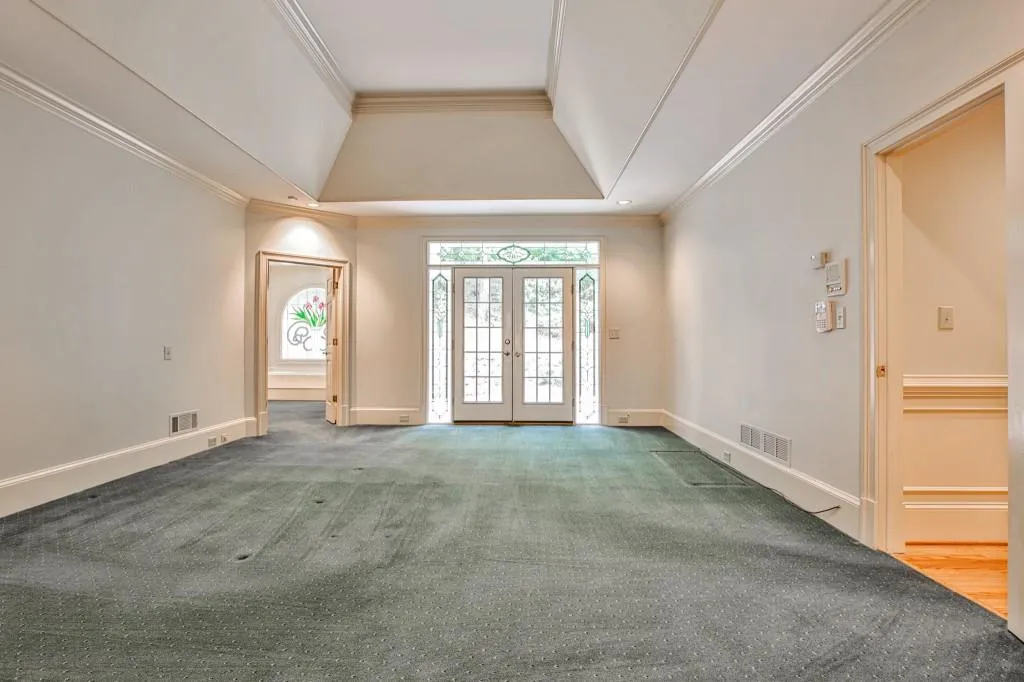 815 Jett Ferry Manor, Sandy Springs, Georgia 30350, 4 Bedrooms Bedrooms, ,3 BathroomsBathrooms,Residential,Sold,815 Jett Ferry Manor,6886249