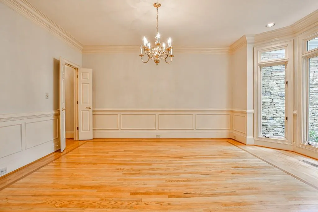 815 Jett Ferry Manor, Sandy Springs, Georgia 30350, 4 Bedrooms Bedrooms, ,3 BathroomsBathrooms,Residential,Sold,815 Jett Ferry Manor,6886249