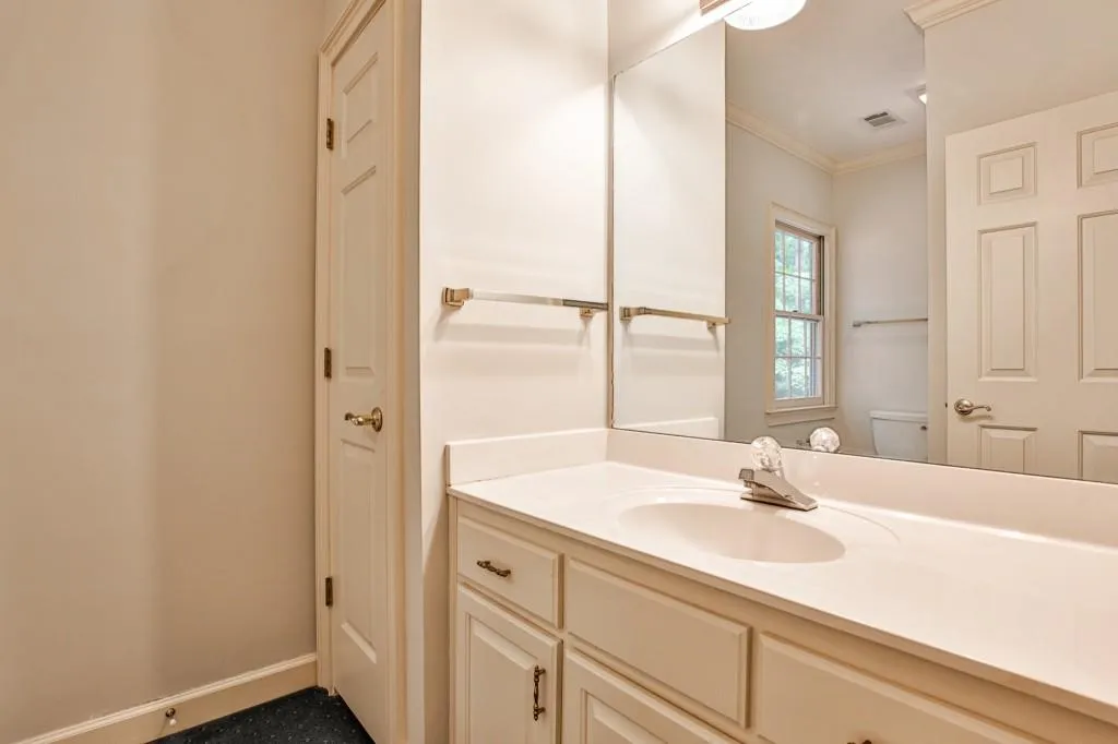 815 Jett Ferry Manor, Sandy Springs, Georgia 30350, 4 Bedrooms Bedrooms, ,3 BathroomsBathrooms,Residential,Sold,815 Jett Ferry Manor,6886249