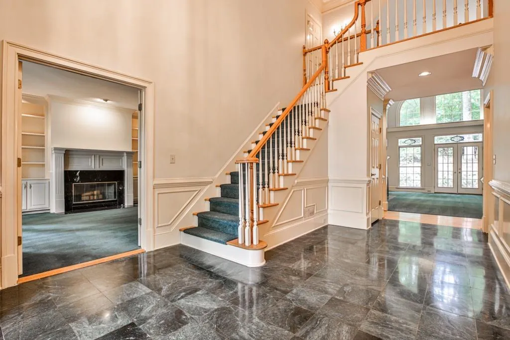 815 Jett Ferry Manor, Sandy Springs, Georgia 30350, 4 Bedrooms Bedrooms, ,3 BathroomsBathrooms,Residential,Sold,815 Jett Ferry Manor,6886249