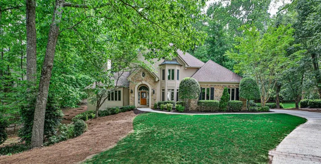 815 Jett Ferry Manor, Sandy Springs, Georgia 30350, 4 Bedrooms Bedrooms, ,3 BathroomsBathrooms,Residential,Sold,815 Jett Ferry Manor,6886249