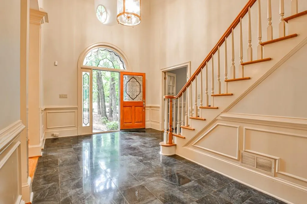 815 Jett Ferry Manor, Sandy Springs, Georgia 30350, 4 Bedrooms Bedrooms, ,3 BathroomsBathrooms,Residential,Sold,815 Jett Ferry Manor,6886249