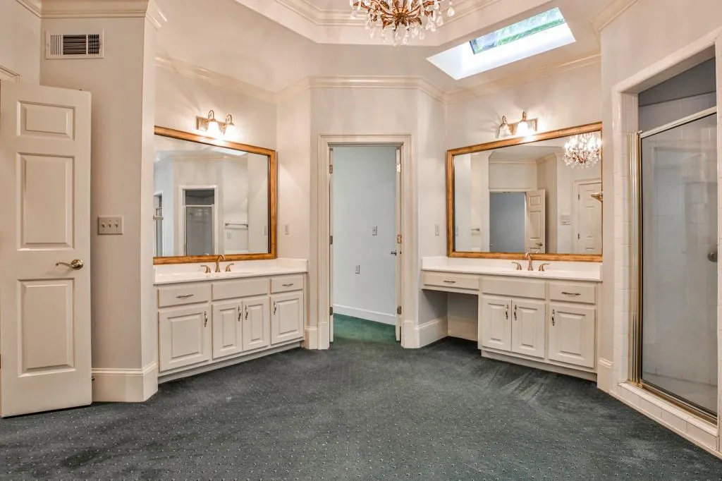 815 Jett Ferry Manor, Sandy Springs, Georgia 30350, 4 Bedrooms Bedrooms, ,3 BathroomsBathrooms,Residential,Sold,815 Jett Ferry Manor,6886249