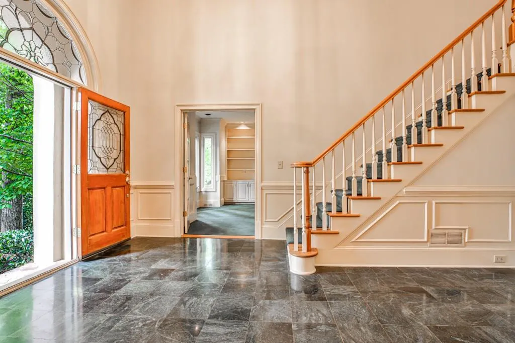 815 Jett Ferry Manor, Sandy Springs, Georgia 30350, 4 Bedrooms Bedrooms, ,3 BathroomsBathrooms,Residential,Sold,815 Jett Ferry Manor,6886249