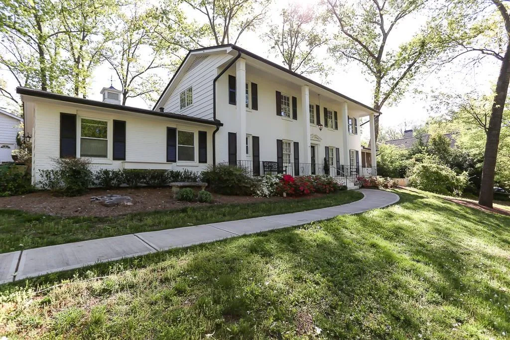 835 Glenairy Drive, Sandy Springs, Georgia 30328, 3 Bedrooms Bedrooms, ,3 BathroomsBathrooms,Residential,Sold,835 Glenairy Drive,6539104