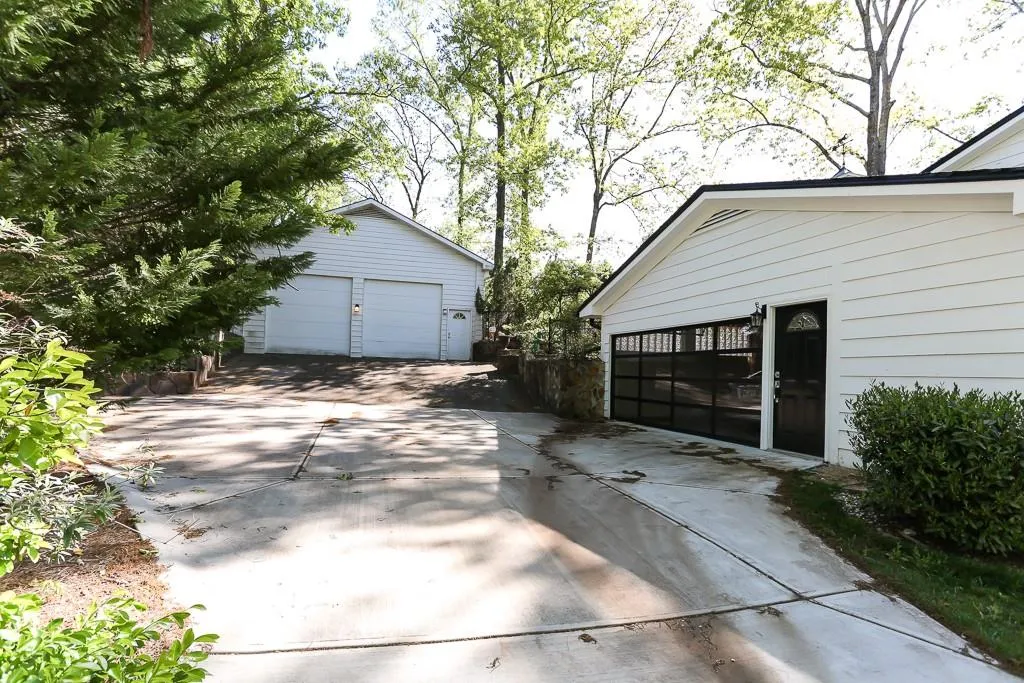 835 Glenairy Drive, Sandy Springs, Georgia 30328, 3 Bedrooms Bedrooms, ,3 BathroomsBathrooms,Residential,Sold,835 Glenairy Drive,6539104