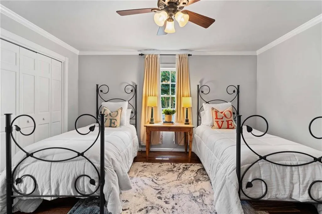 937 Buckingham Circle Nw, Atlanta, Georgia 30327, 6 Bedrooms Bedrooms, ,4 BathroomsBathrooms,Residential,For Sale,937 Buckingham Circle Nw,7659381