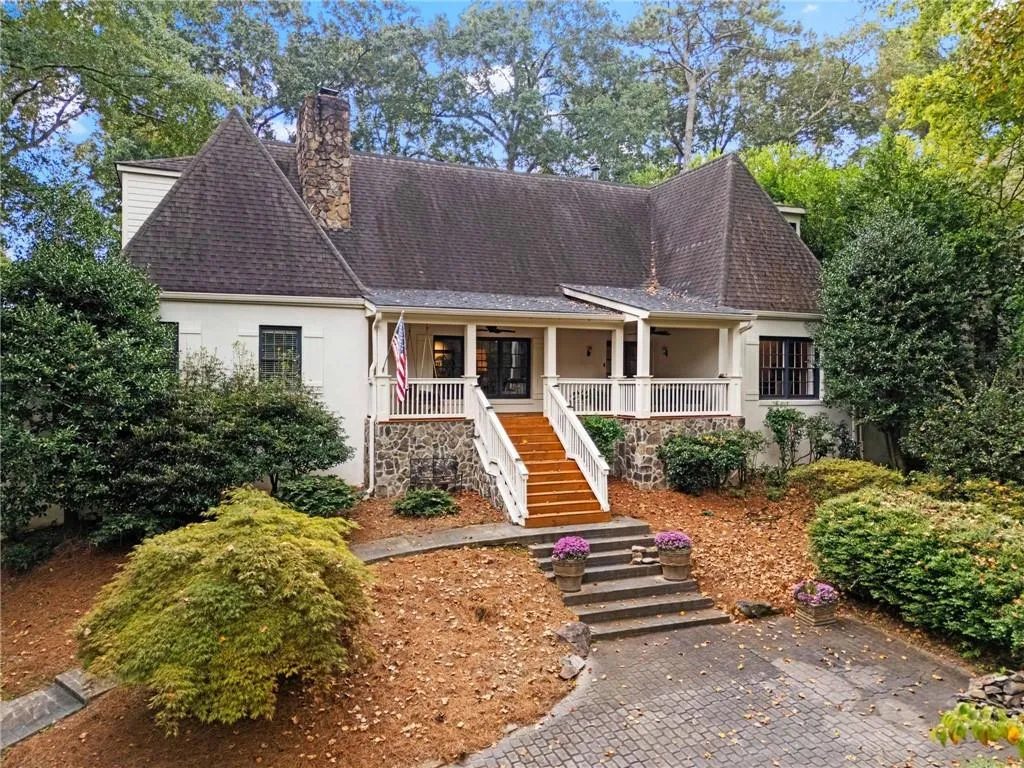 937 Buckingham Circle Nw, Atlanta, Georgia 30327, 6 Bedrooms Bedrooms, ,4 BathroomsBathrooms,Residential,For Sale,937 Buckingham Circle Nw,7659381