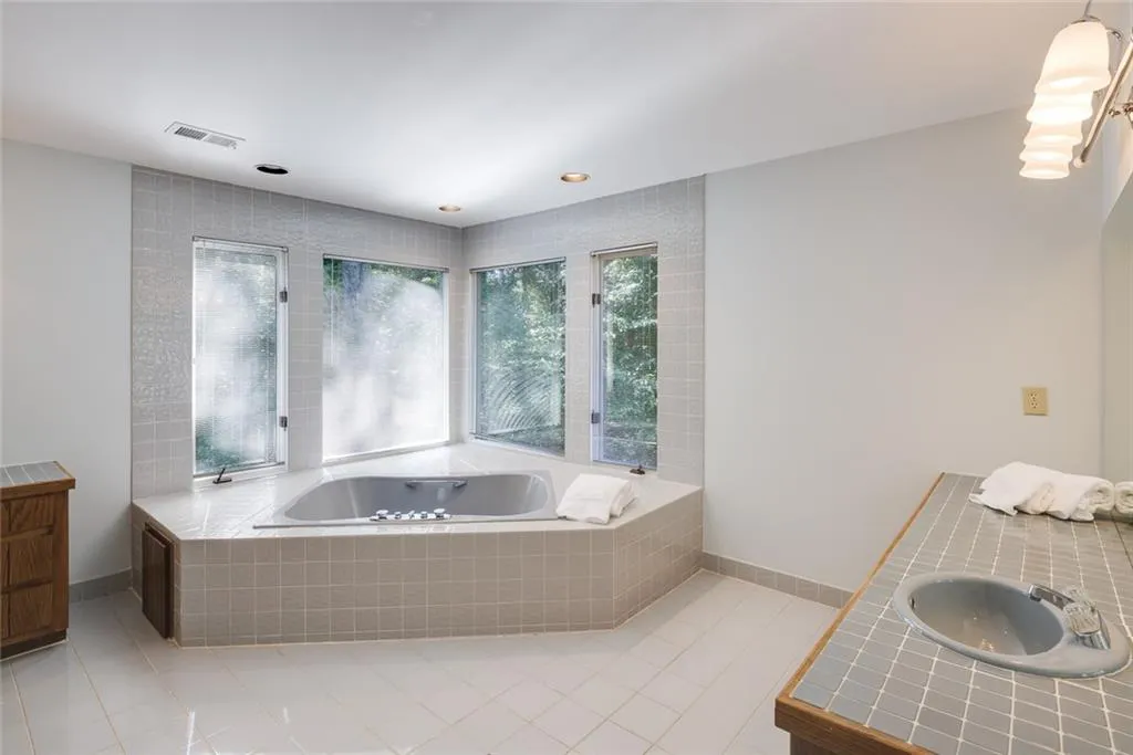 605 Valley Hall Drive, Sandy Springs, Georgia 30350, 4 Bedrooms Bedrooms, ,3 BathroomsBathrooms,Residential,Sold,605 Valley Hall Drive,7127588