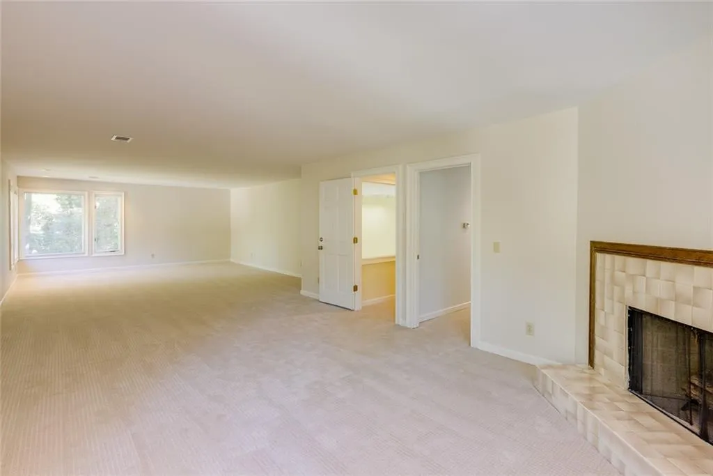 605 Valley Hall Drive, Sandy Springs, Georgia 30350, 4 Bedrooms Bedrooms, ,3 BathroomsBathrooms,Residential,Sold,605 Valley Hall Drive,7127588