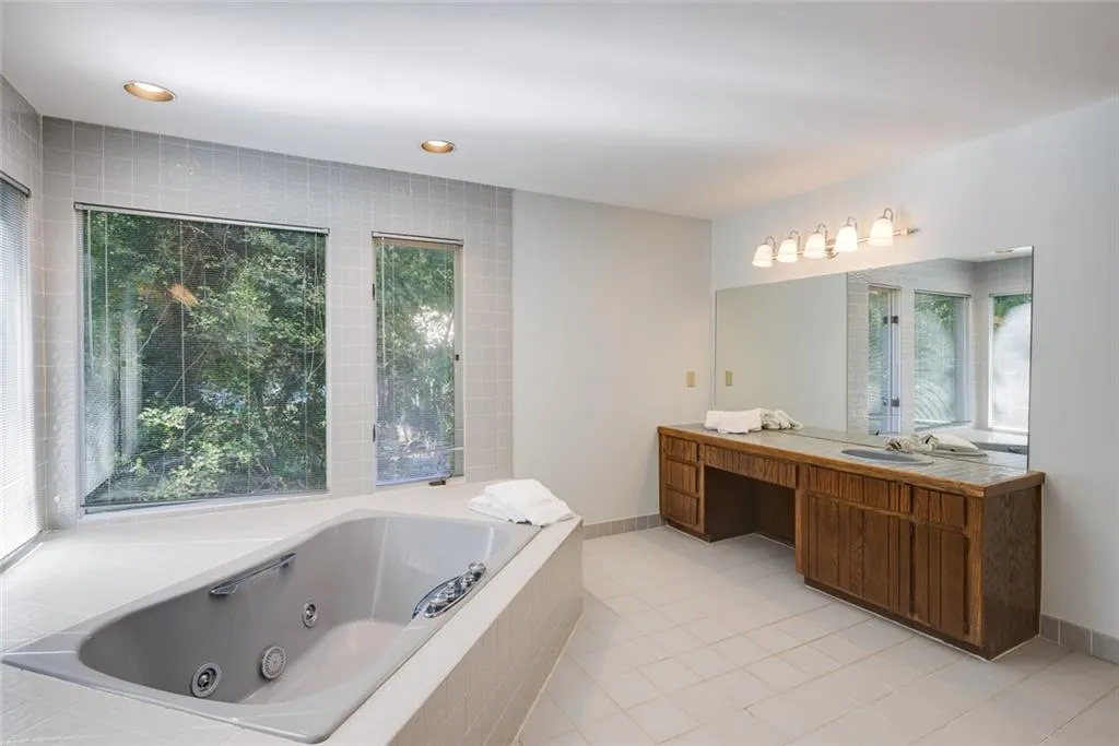 605 Valley Hall Drive, Sandy Springs, Georgia 30350, 4 Bedrooms Bedrooms, ,3 BathroomsBathrooms,Residential,Sold,605 Valley Hall Drive,7127588