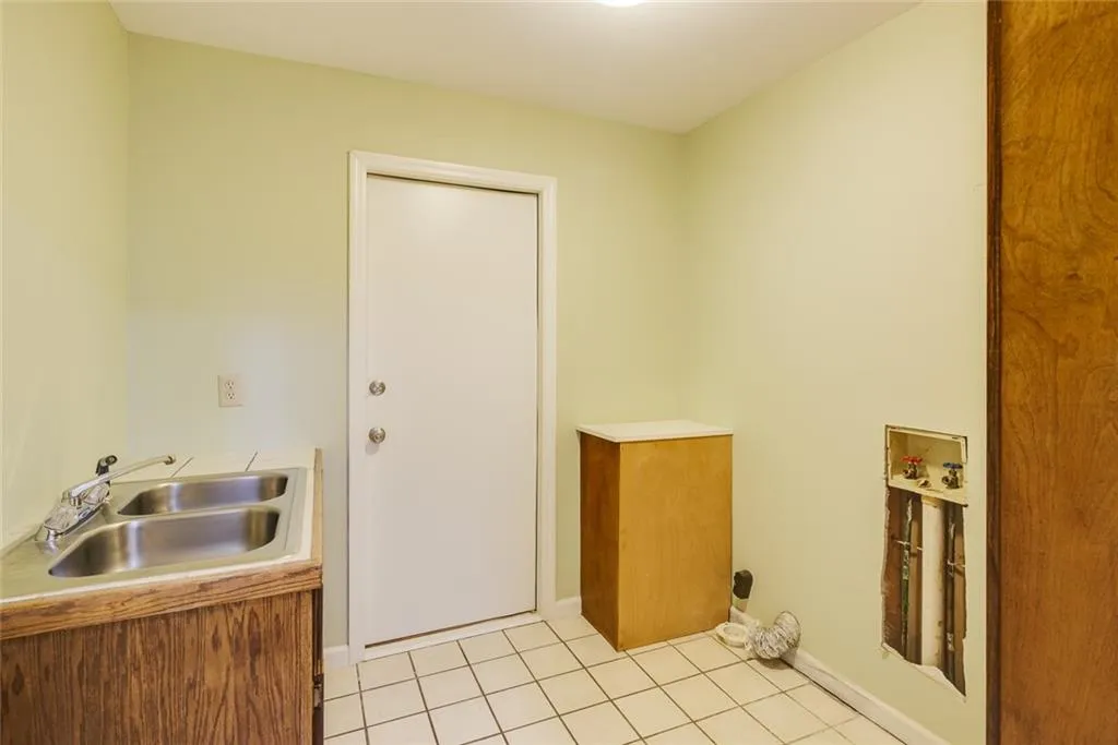 605 Valley Hall Drive, Sandy Springs, Georgia 30350, 4 Bedrooms Bedrooms, ,3 BathroomsBathrooms,Residential,Sold,605 Valley Hall Drive,7127588