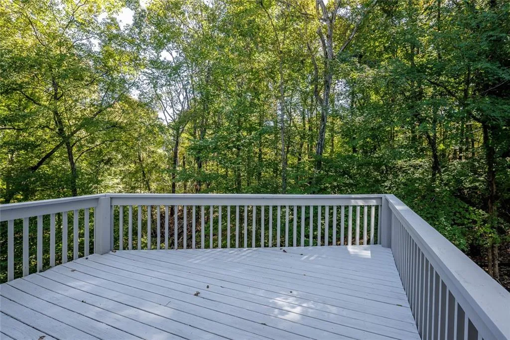 605 Valley Hall Drive, Sandy Springs, Georgia 30350, 4 Bedrooms Bedrooms, ,3 BathroomsBathrooms,Residential,Sold,605 Valley Hall Drive,7127588