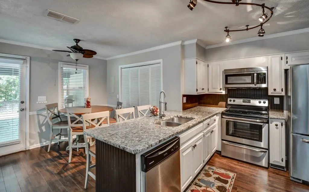 9158 Carroll Manor Drive, Sandy Springs, Georgia 30350, 3 Bedrooms Bedrooms, ,2 BathroomsBathrooms,Residential,Sold,9158 Carroll Manor Drive,6009193