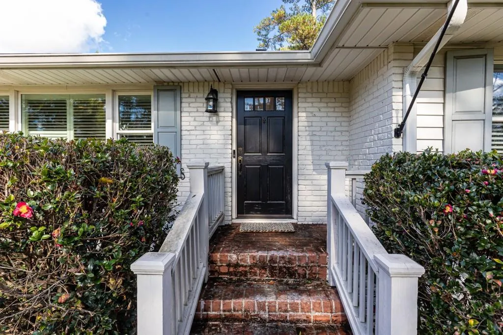 258 Meadowbrook Drive, Atlanta, Georgia 30342, 3 Bedrooms Bedrooms, ,2 BathroomsBathrooms,Residential,Sold,258 Meadowbrook Drive,7489440