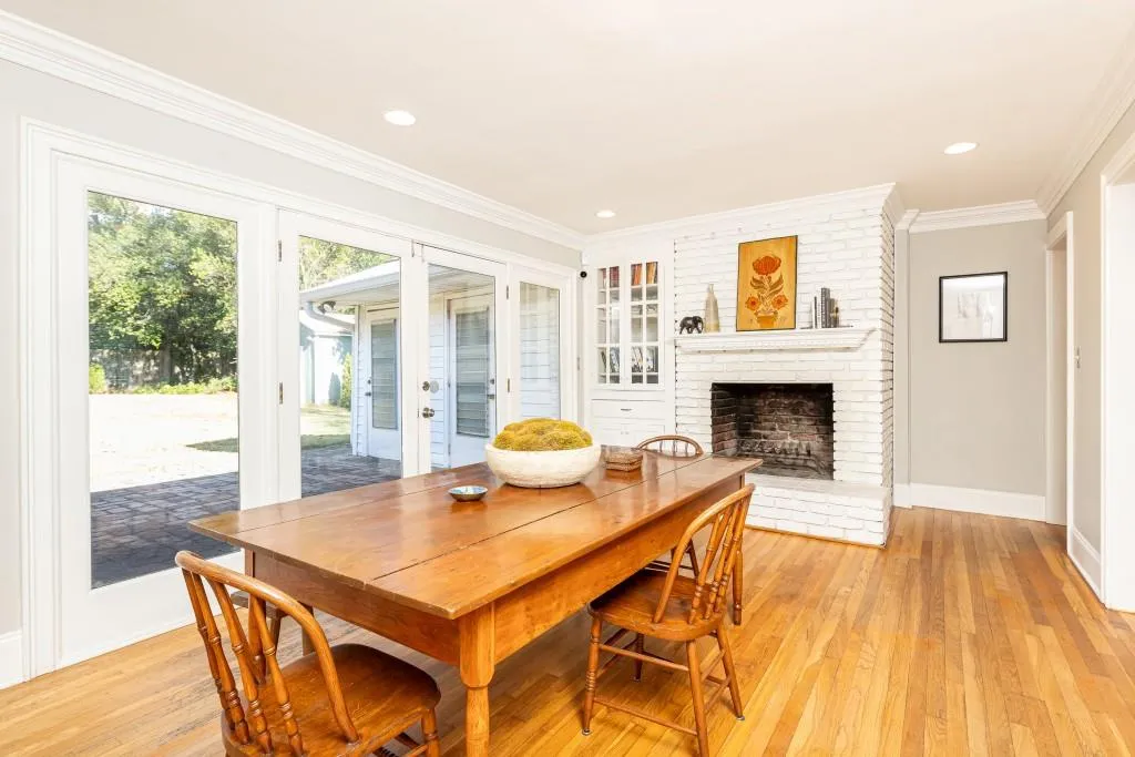 258 Meadowbrook Drive, Atlanta, Georgia 30342, 3 Bedrooms Bedrooms, ,2 BathroomsBathrooms,Residential,Sold,258 Meadowbrook Drive,7489440