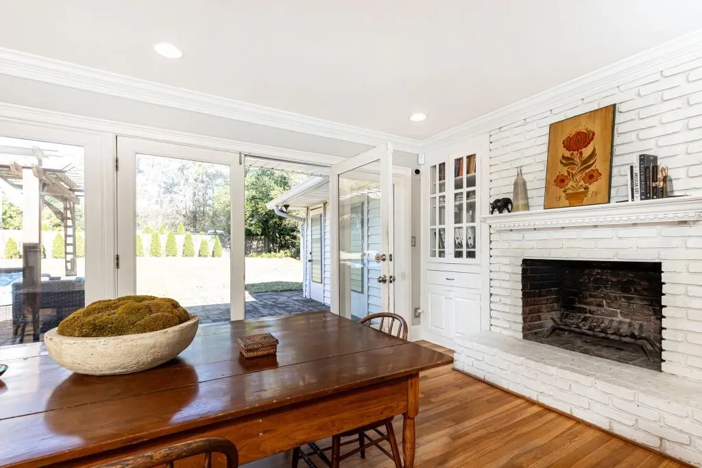 258 Meadowbrook Drive, Atlanta, Georgia 30342, 3 Bedrooms Bedrooms, ,2 BathroomsBathrooms,Residential,Sold,258 Meadowbrook Drive,7489440