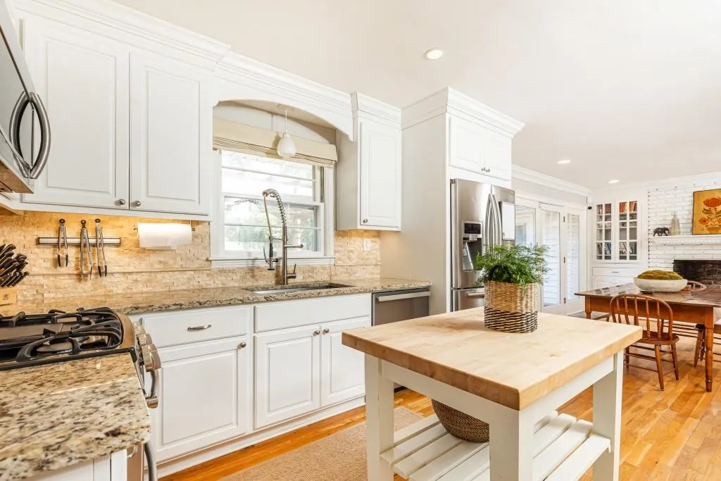 258 Meadowbrook Drive, Atlanta, Georgia 30342, 3 Bedrooms Bedrooms, ,2 BathroomsBathrooms,Residential,Sold,258 Meadowbrook Drive,7489440
