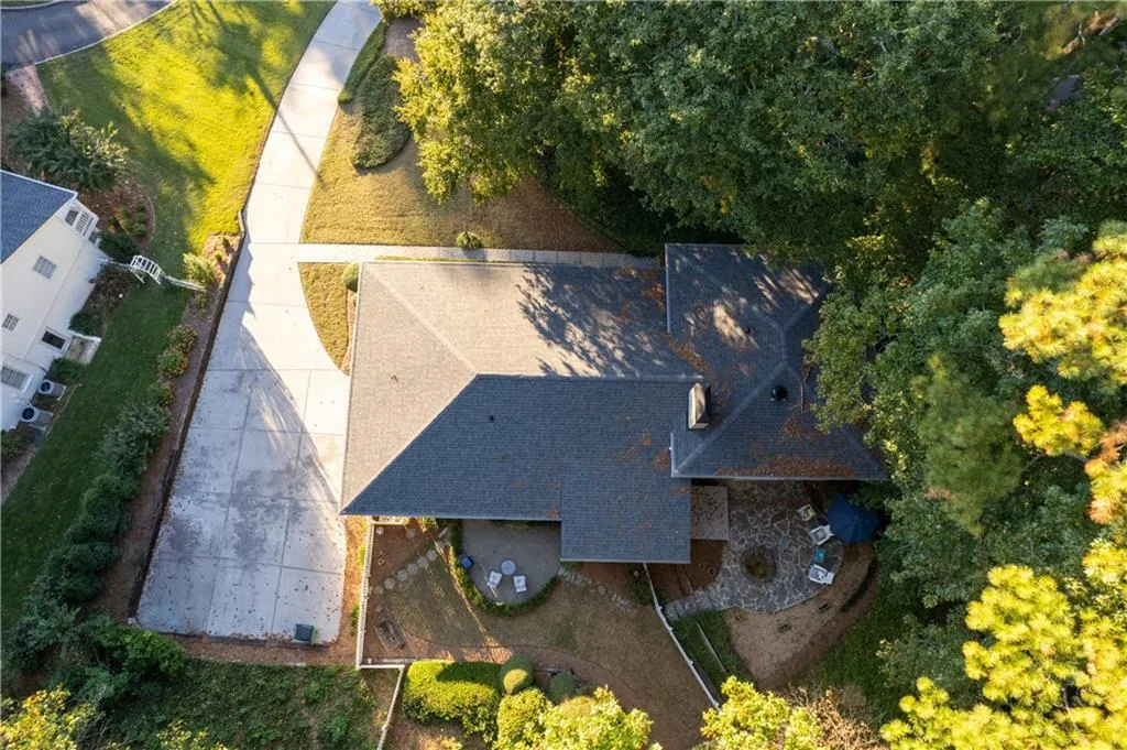 677 Starlight Drive, Sandy Springs, Georgia 30342, 4 Bedrooms Bedrooms, ,3 BathroomsBathrooms,Residential,Sold,677 Starlight Drive,7096687