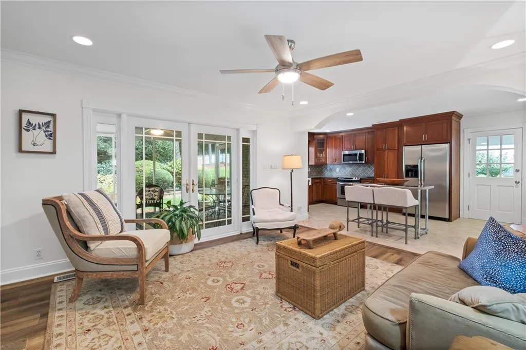 677 Starlight Drive, Sandy Springs, Georgia 30342, 4 Bedrooms Bedrooms, ,3 BathroomsBathrooms,Residential,Sold,677 Starlight Drive,7096687