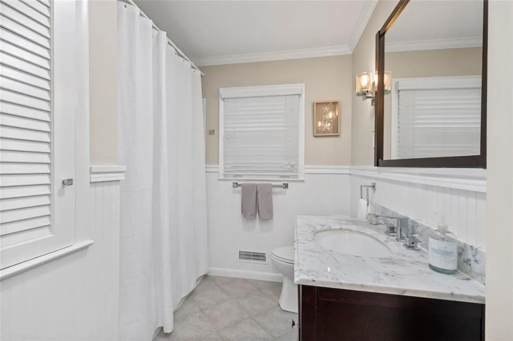 677 Starlight Drive, Sandy Springs, Georgia 30342, 4 Bedrooms Bedrooms, ,3 BathroomsBathrooms,Residential,Sold,677 Starlight Drive,7096687