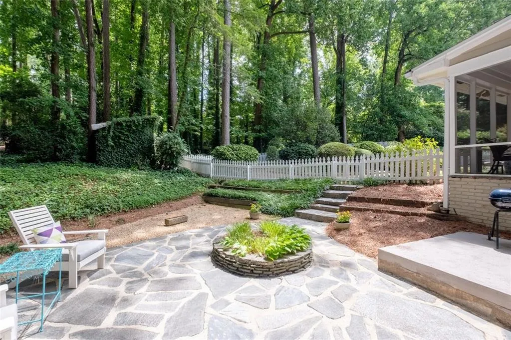 677 Starlight Drive, Sandy Springs, Georgia 30342, 4 Bedrooms Bedrooms, ,3 BathroomsBathrooms,Residential,Sold,677 Starlight Drive,7096687