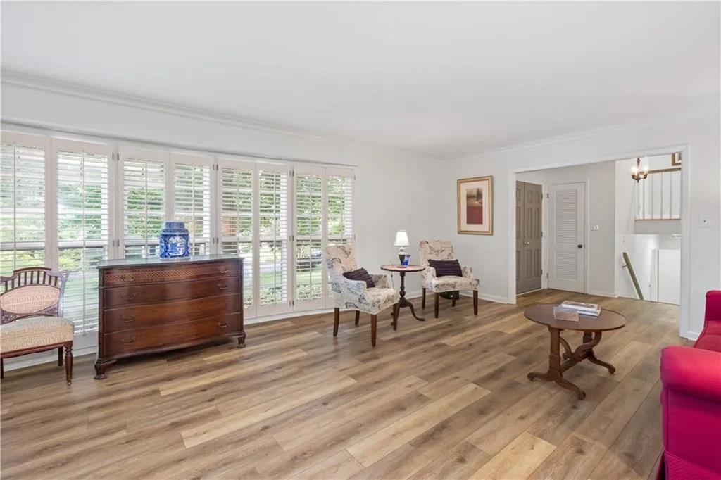 677 Starlight Drive, Sandy Springs, Georgia 30342, 4 Bedrooms Bedrooms, ,3 BathroomsBathrooms,Residential,Sold,677 Starlight Drive,7096687