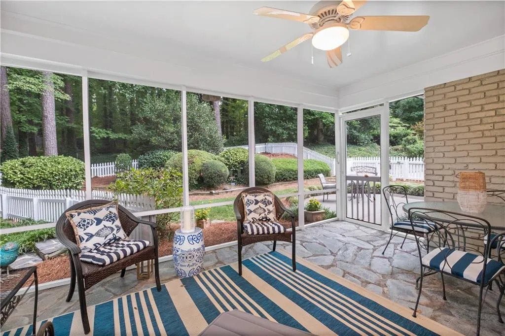 677 Starlight Drive, Sandy Springs, Georgia 30342, 4 Bedrooms Bedrooms, ,3 BathroomsBathrooms,Residential,Sold,677 Starlight Drive,7096687