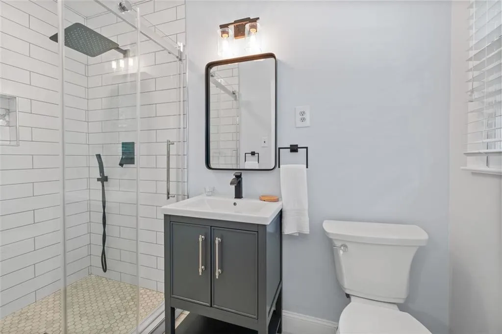 677 Starlight Drive, Sandy Springs, Georgia 30342, 4 Bedrooms Bedrooms, ,3 BathroomsBathrooms,Residential,Sold,677 Starlight Drive,7096687