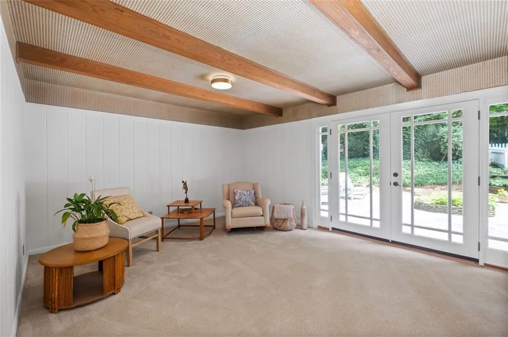 677 Starlight Drive, Sandy Springs, Georgia 30342, 4 Bedrooms Bedrooms, ,3 BathroomsBathrooms,Residential,Sold,677 Starlight Drive,7096687