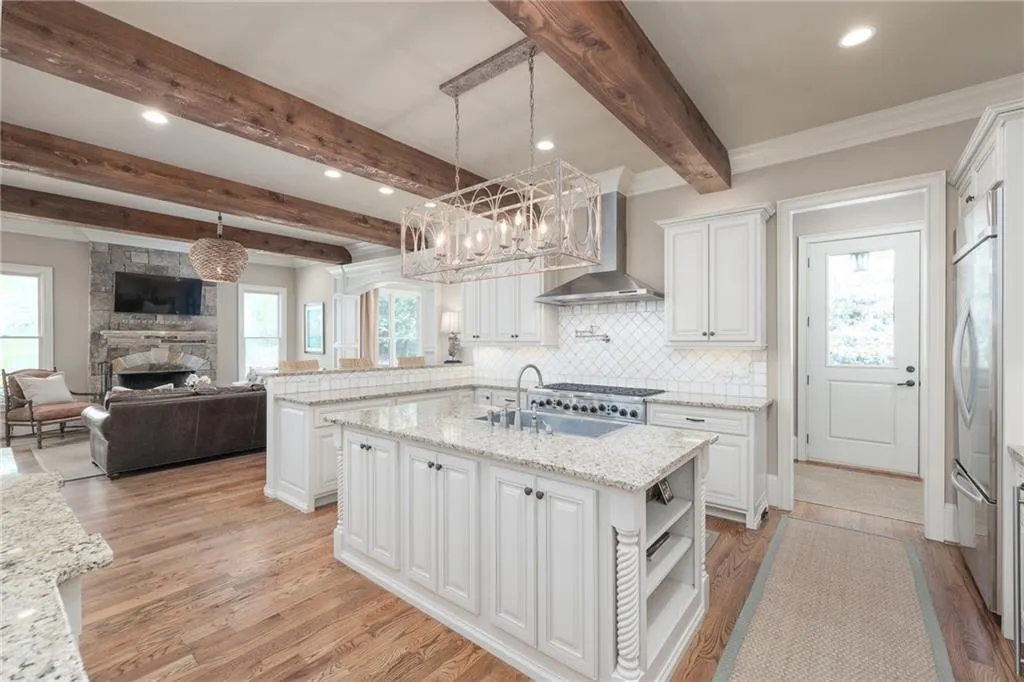 271 Lafayette Way, Sandy Springs, Georgia 30327, 6 Bedrooms Bedrooms, ,6 BathroomsBathrooms,Residential,Sold,271 Lafayette Way,7027555