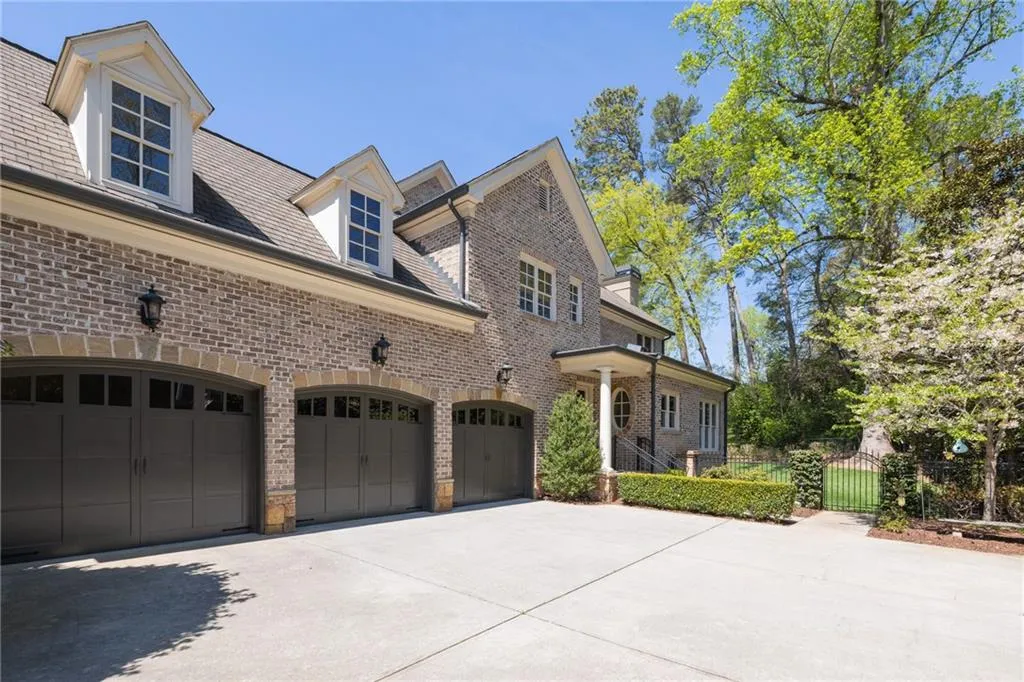 271 Lafayette Way, Sandy Springs, Georgia 30327, 6 Bedrooms Bedrooms, ,6 BathroomsBathrooms,Residential,Sold,271 Lafayette Way,7027555