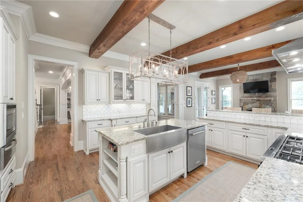 271 Lafayette Way, Sandy Springs, Georgia 30327, 6 Bedrooms Bedrooms, ,6 BathroomsBathrooms,Residential,Sold,271 Lafayette Way,7027555