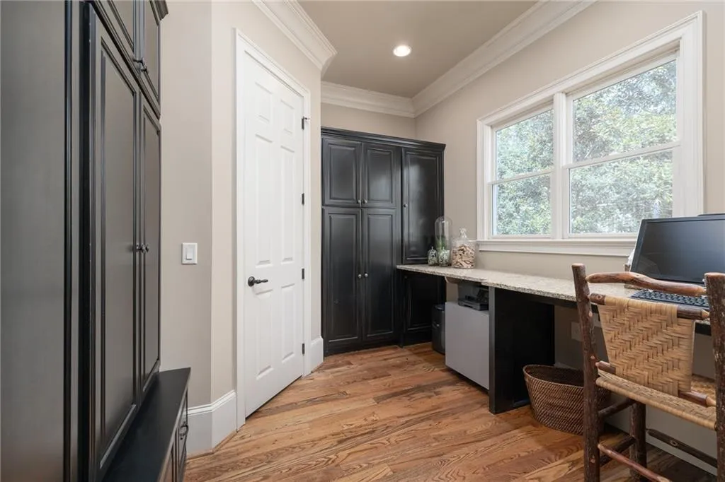 271 Lafayette Way, Sandy Springs, Georgia 30327, 6 Bedrooms Bedrooms, ,6 BathroomsBathrooms,Residential,Sold,271 Lafayette Way,7027555