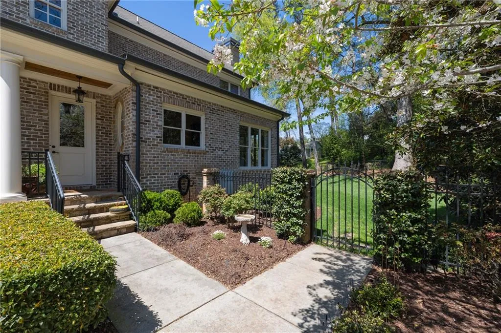 271 Lafayette Way, Sandy Springs, Georgia 30327, 6 Bedrooms Bedrooms, ,6 BathroomsBathrooms,Residential,Sold,271 Lafayette Way,7027555