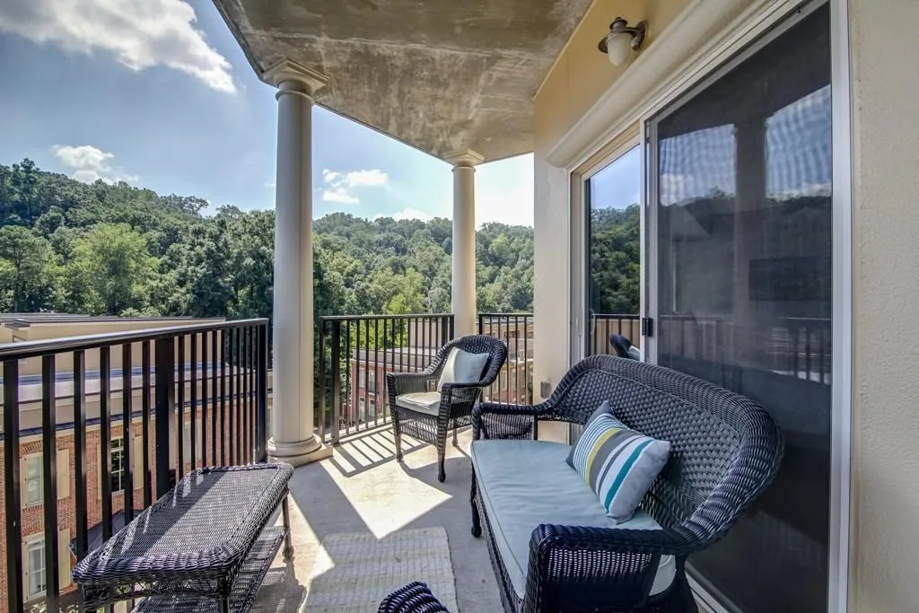 200 River Vista Drive Unit 615, Atlanta, Georgia 30339, 2 Bedrooms Bedrooms, ,2 BathroomsBathrooms,Residential,Sold,200 River Vista Drive Unit 615,5747724