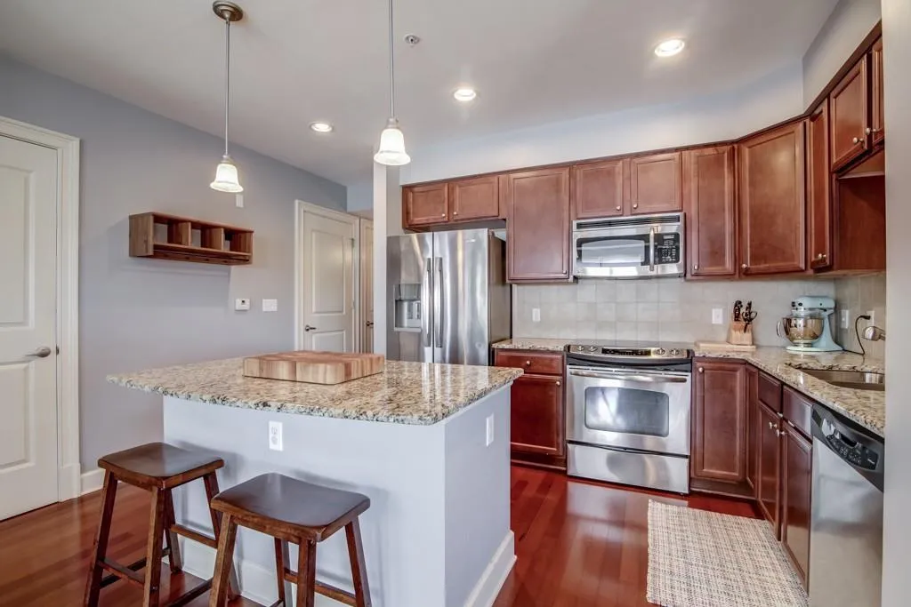 200 River Vista Drive Unit 615, Atlanta, Georgia 30339, 2 Bedrooms Bedrooms, ,2 BathroomsBathrooms,Residential,Sold,200 River Vista Drive Unit 615,5747724