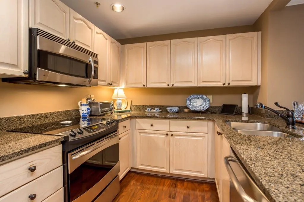 3475 Oak Valley Road Ne Unit 230, Atlanta, Georgia 30326, 2 Bedrooms Bedrooms, ,2 BathroomsBathrooms,Residential,Sold,3475 Oak Valley Road Ne Unit 230,6073140