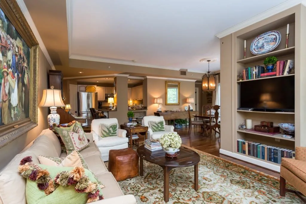 3475 Oak Valley Road Ne Unit 230, Atlanta, Georgia 30326, 2 Bedrooms Bedrooms, ,2 BathroomsBathrooms,Residential,Sold,3475 Oak Valley Road Ne Unit 230,6073140