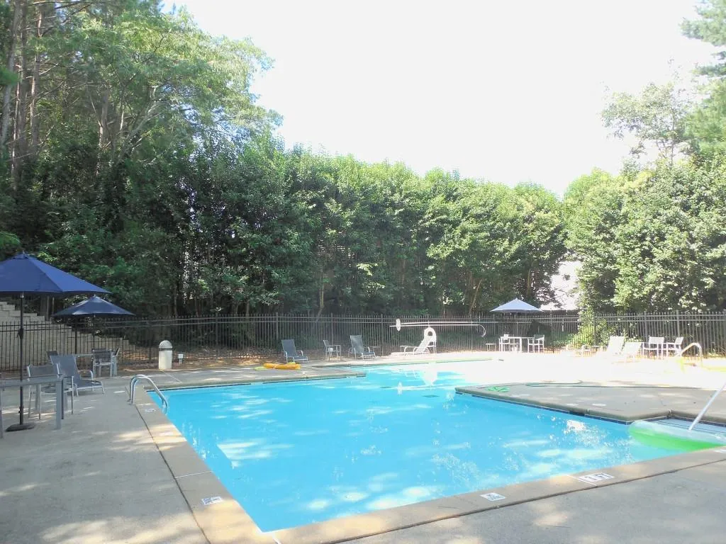 2305 Queen Anne Court, Sandy Springs, Georgia 30350, 2 Bedrooms Bedrooms, ,2 BathroomsBathrooms,Residential,Sold,2305 Queen Anne Court,6050361