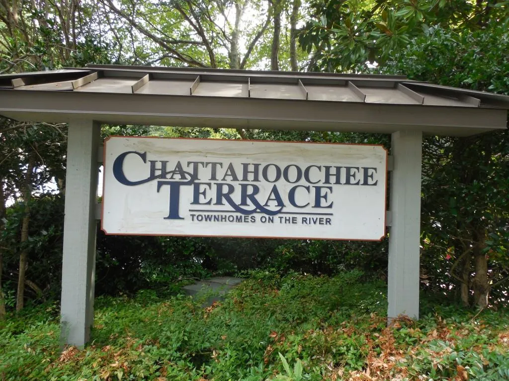 2305 Queen Anne Court, Sandy Springs, Georgia 30350, 2 Bedrooms Bedrooms, ,2 BathroomsBathrooms,Residential,Sold,2305 Queen Anne Court,6050361