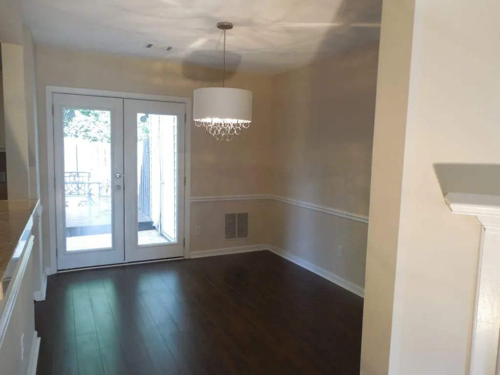 2305 Queen Anne Court, Sandy Springs, Georgia 30350, 2 Bedrooms Bedrooms, ,2 BathroomsBathrooms,Residential,Sold,2305 Queen Anne Court,6050361