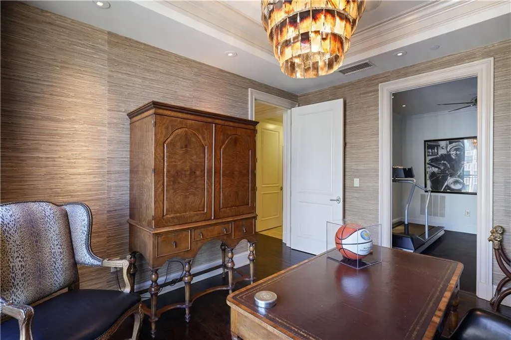 3040 Peachtree Road Nw Unit 1905, Atlanta, Georgia 30305, 4 Bedrooms Bedrooms, ,3 BathroomsBathrooms,Residential,For Sale,3040 Peachtree Road Nw Unit 1905,7668196